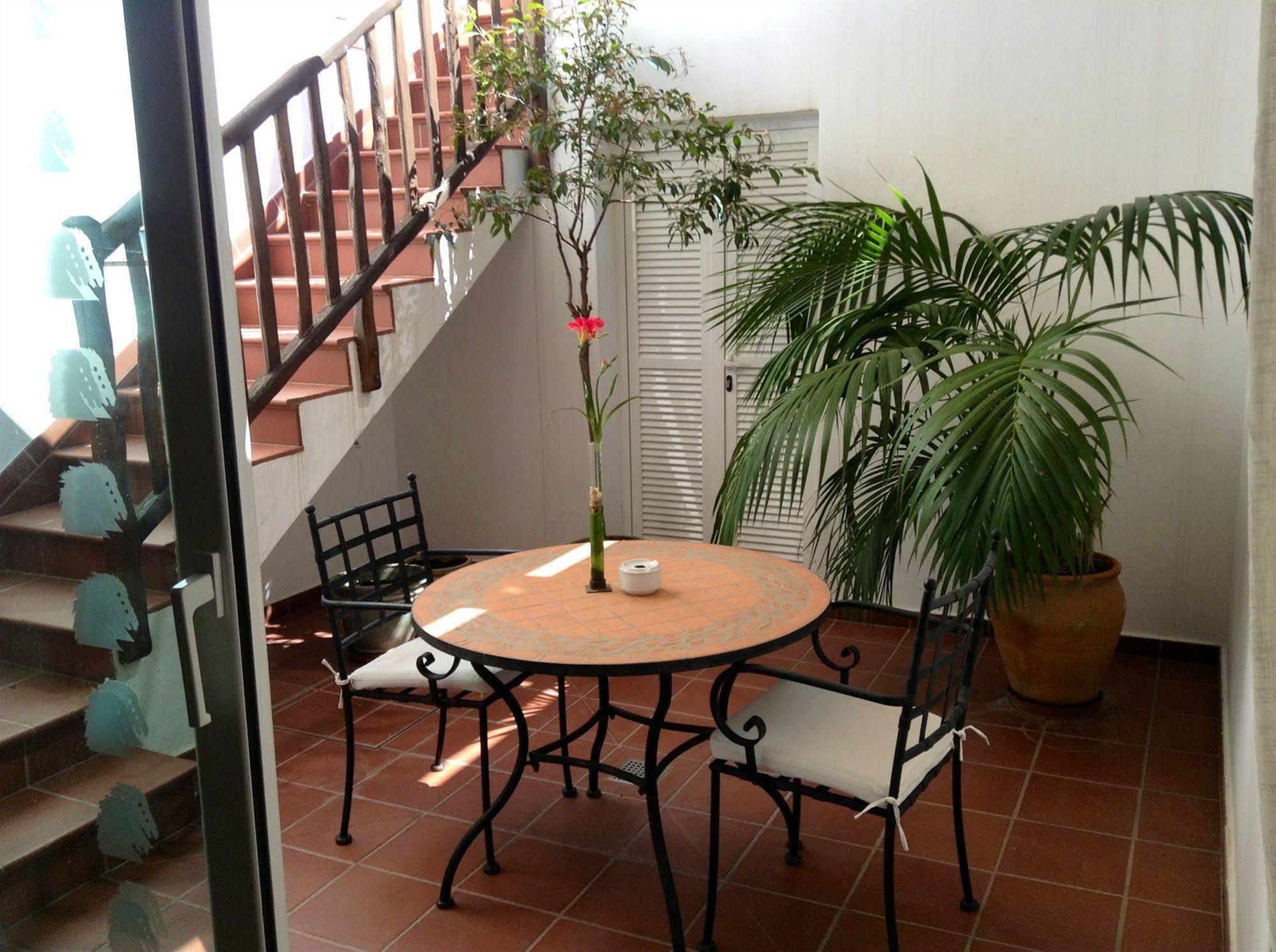 Hotel Es Mercadal Exterior photo